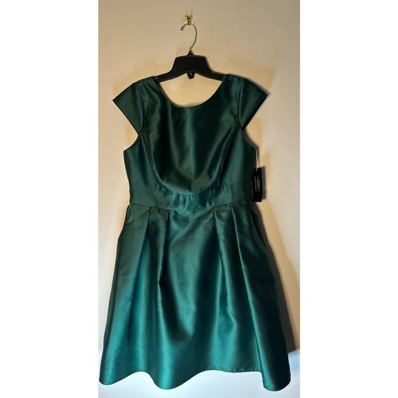 Alfred Sung Green Fit and Flare Cocktail Dress NWT SZ 14 - Picture 1 of 11
